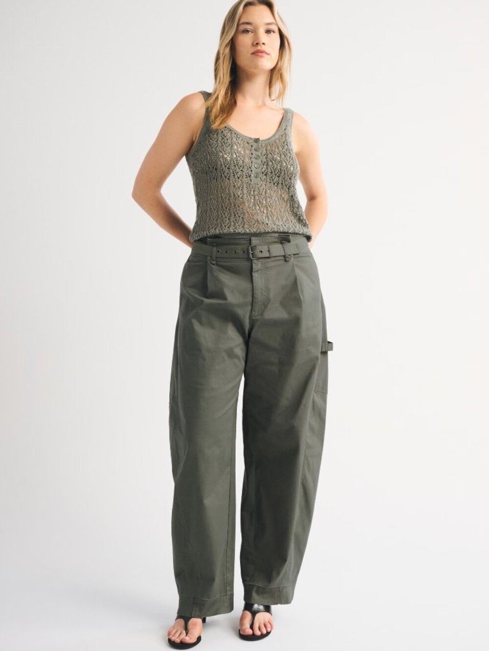 NWT Abercrombie & Fitch Women's Low Rise Ultra Loose Cargo Pants